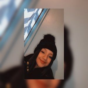 Meet your Posher, Perla